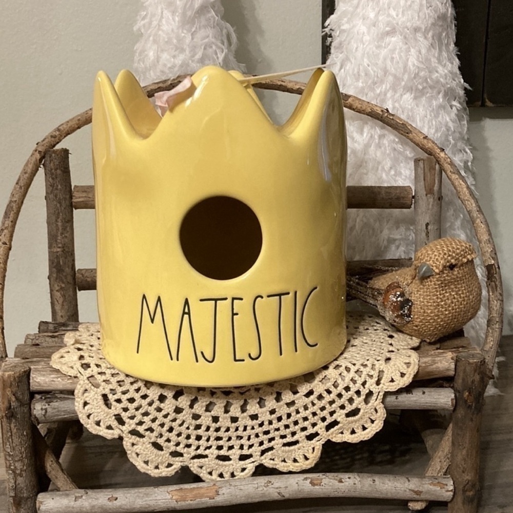 NIB
Rae Dunn MAJESTIC Yellow Ceramic Birdhouse